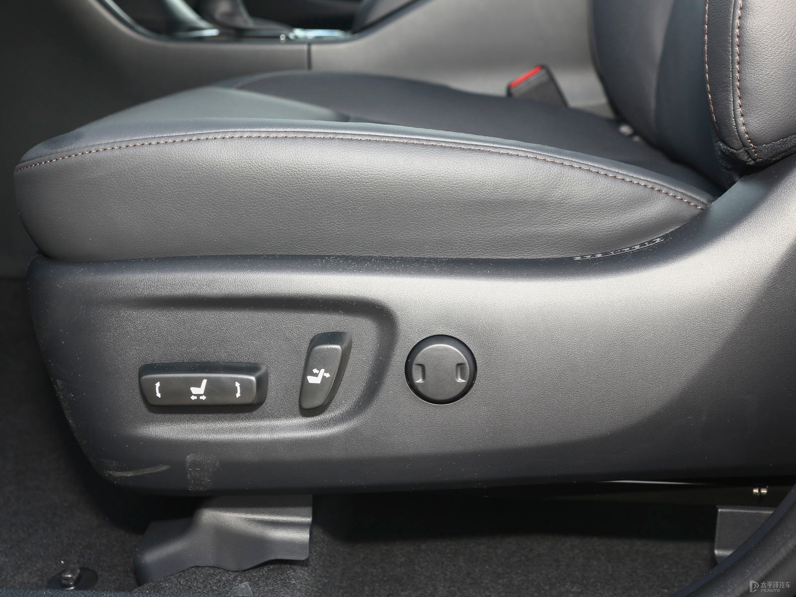 漢蘭達2021款2.0T四驅(qū)尊貴版7座 內(nèi)飾設計與舒適體驗